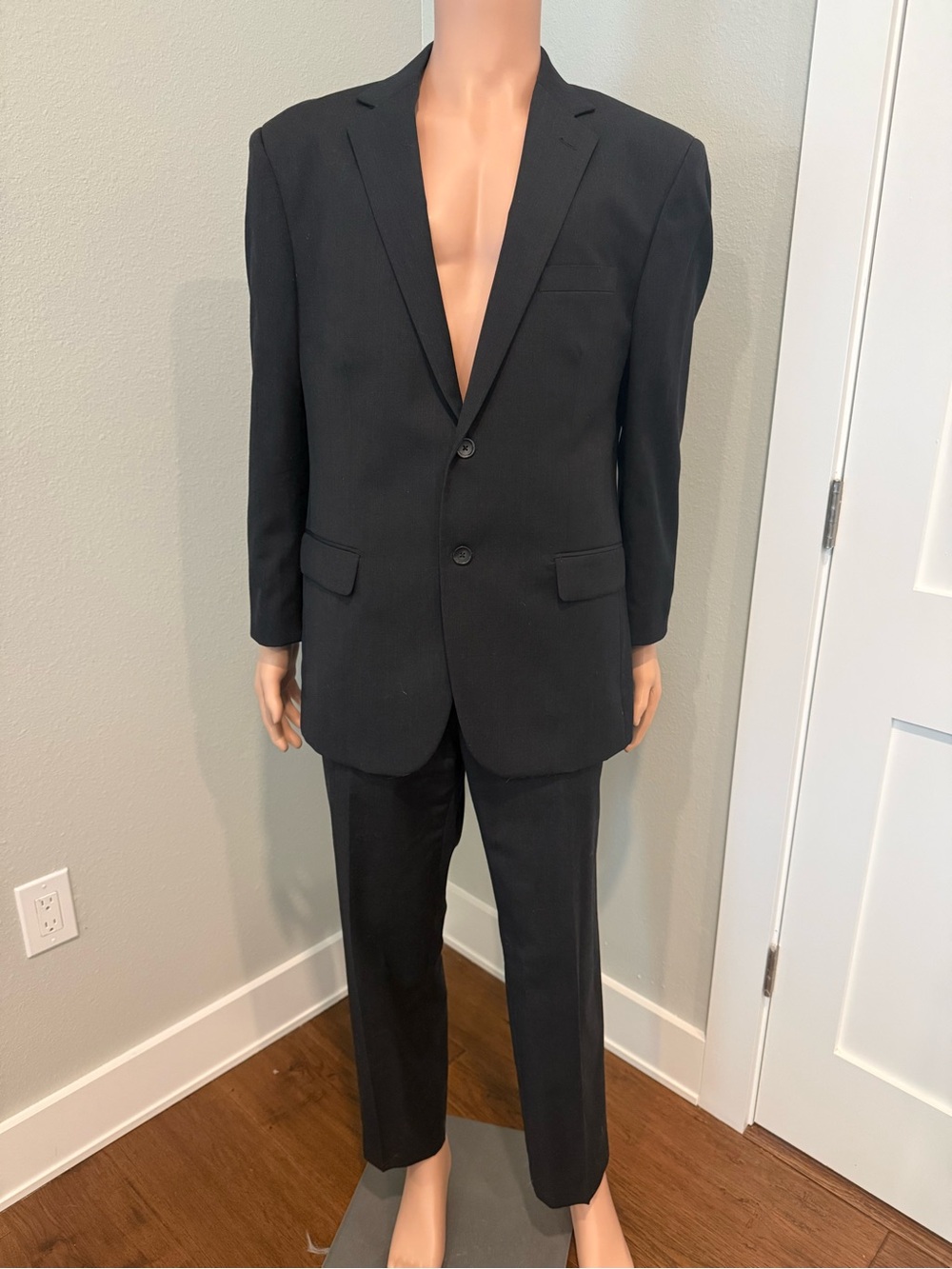 Pronto Uomo Black Two-Button Men's Suit